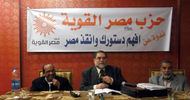 مختار نوح يطالب مرسى بتعيين نائب له وفرض ضرائب على الخمور