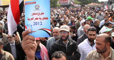 توافد المؤيدين للرئيس على رابعة استعداد لمليونية الشرعية والدستور