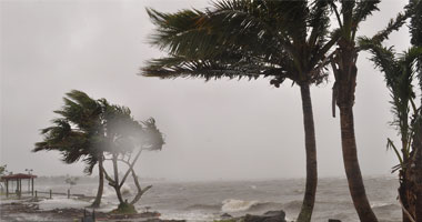 بالصور.. الإعصار " إيفان" يقترب من جزر فيجى" بالمحيط الهادى