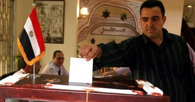  3057 مصريين بسلطنة عمان يصوتون بـ "نعم" مقابل 1476 يصوتون بـ "لا"