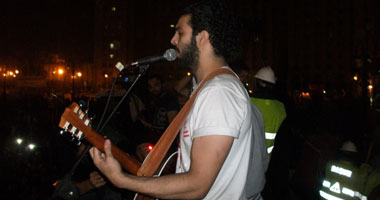 الفن ميدان.. بين شماريخ الألتراس وأعلام الشهداء فى ميدان التحرير