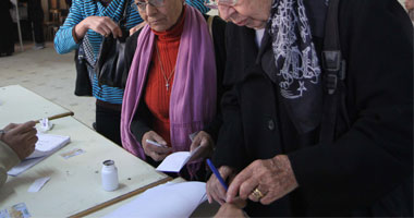 زحام شديد أمام لجان "العمرانية" 