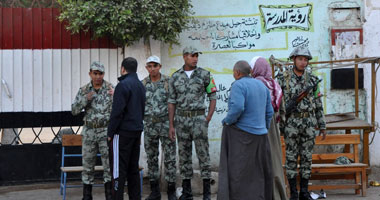 فتح لجان الاقتراع لتصويت 25 مليون مصرى على الدستور فى 17 محافظة 