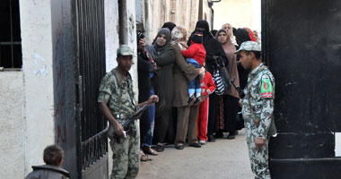 دوريات أمنية فى شوارع الجيزة لضبط المشاغبين أثناء التصويت 