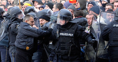 شرطة مقدونيا تلاحق "مجموعة مسلحة" وأنباء عن تبادل لإطلاق النار