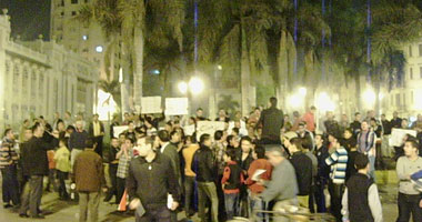 نشطاء البحيرة يهتفون: "يا إخوان.. لسه الثورة فى الميدان"
