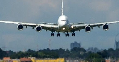 القانون يمنع الترخيص للطائرات بالإقلاع أو الهبوط بمطارات ليس بها دائرة جمركية