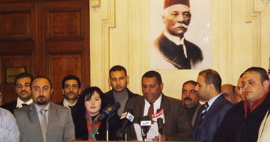 تحالف شباب الثورة يدشن مبادرة "إنقاذ مصر".. ويطالب بتعيين البرادعى وصباحى والشاطر مساعدين للرئيس.. و"أبو إسماعيل" وخالد على نوابا لرئيس الحكومة.. وتشكيل وزارة تشمل الأحزاب المدنية والإسلامية مناصفة