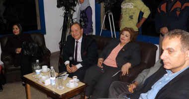 بالصور.. سياسيون وإعلاميون يدعون للتصويت بـ"نعم" على استفتاء الدستور