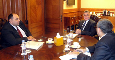 وزير الاستثمار: إقامة مجمع كويتى ضخم للبتروكيماويات بمصر.. وخطة لشراكات استثمارية عاجلة فى قطاع البترول.. ورئيس غرفة الصناعة بالكويت: الظروف الراهنة التى تشهدها مصر تحمل فرصاً نادرة لاستثمارات ناجحة 