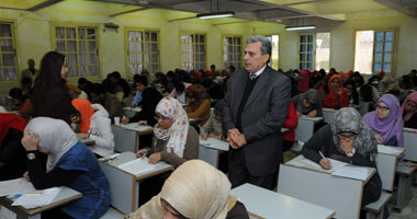 بالصور.. جابر نصار: هدوء داخل لجان امتحانات كليات جامعة القاهرة