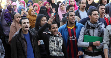 مسيرة لـ"الإخوان" بحرم جامعة عين شمس تمزق أرقام جلوس الطلاب