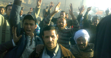 "فهمى" يجتمع بأعضاء شعبة إلحاق العمالة المصرية لبحث مطالبهم