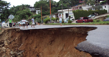 مصرع 10 أشخاص فى انهيار اراضى جنوب غرب العاصمة الإندونيسية