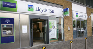 مجموعة لويدز المصرفية البريطانية تسجل خسارة فادحة فى 2011