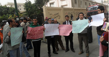 أقباط يحتجون أمام البرلمان ضد "اختفاء الفتيات القبطيات"