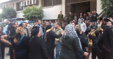 محيط ديوان محافظة الدقهلية يتحول لساحة حرب بين الإخوان والمتظاهرين