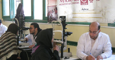 "المصرية للزكاة" تنظم قافلة طبية وتوزع بطاطين وسلع فى بنى سويف