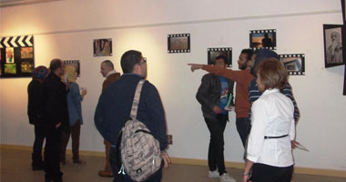 40 لوحة للفنان التلقائى إبراهيم المغربى بمتحف النصر ببورسعيد