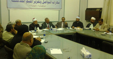 بالصور.. مستشار شيخ الأزهر يزور بيت العائلة بأسيوط