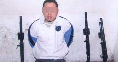 ضبط حداد يتاجر فى الأسلحة النارية وبحوزته 3 بنادق خرطوش بالزاوية