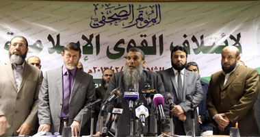 ائتلاف القوى الإسلامية يشكر "الداخلية" ويطالب بمحاسبة الداعين لمظاهرات العنف.. أمين الهيئة الشرعية: نطالب "الشورى" بإصدار قانون التظاهر.. وفريد إسماعيل: الحديث عن انتخابات رئاسية مبكرة يغرق البلاد
