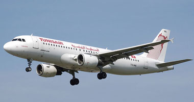 الخطوط الجوية التونسية تعلن تسريح 1200 موظف لتخفيف الأعباء المالية