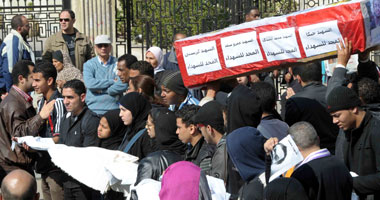تظاهرة المئات تنطلق من "القائد إبراهيم" تجاه استراحة محافظ الإسكندرية