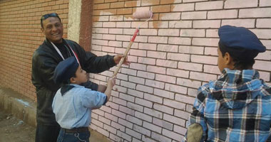 "اتحاد المعلمين الأحرار" يزيل الرسوم المسيئة للجيش والشرطة فى سوهاج