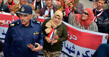 مسيرة "الشعب يأمر" تصل شارع نوبار.. وتهتف للداخلية