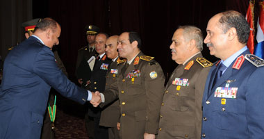 السيسى: الجيش يظل نموذجا فريدا للانضباط بعطاء أبنائه وتضحياتهم 