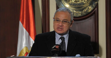 "زعزوع" يلتقى السفير الروسى تعزيزاً للحركة السياحية الوافدة إلى مصر