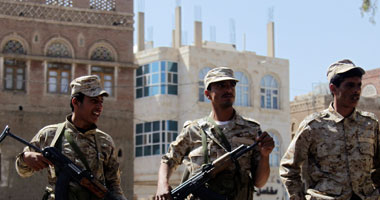 طائرات عسكرية موالية للحوثيين تقصف القصر الرئاسى اليمنى بمدينة عدن(تحديث)