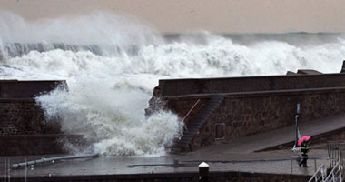 موجات بارتفاع 60 سنتيمترا تضرب ساحل فوكوشيما اليابانى عقب زلزال بقوة 7.3 