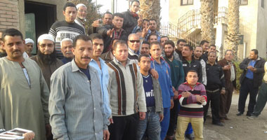 عاملون بشركة المقاولون العرب يتظاهرون أمام "الوزراء" تنديدا بفصلهم