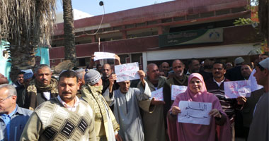 بالفيديو و الصور.. تواصل إضراب عمال المساحة بكفر الشيخ لليوم الثانى