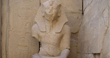 شرطة السياحة والآثار تعلن اكتشاف معبد للملك تحتمس الثالث بميت رهينة