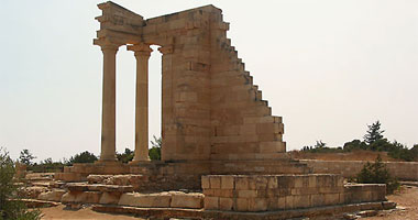 علماء آثار إيطاليون يكتشفون أقدم معبد فى قبرص