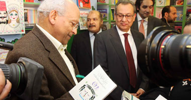 تظاهرة فى حب الغيطانى بمكتبة الشروق