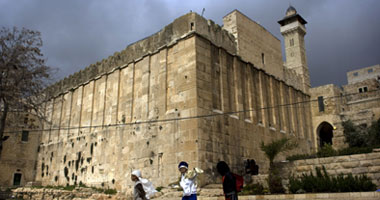 جيش الاحتلال يغلق الحرم الإبراهيمى بوجه الفلسطينيين بسبب الأعياد اليهودية