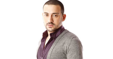 دياب يتعاقد على المشاركة فى بطولة مسلسل "الأب الروحى"أمام محمود حميدة