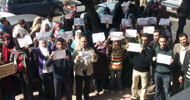 طلاب معهد طيبة بالمعادى يتظاهرون للمطالبة بإعادة تصحيح ومراجعة الدرجات
