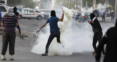 اشتباكات بين متظاهرين والشرطة البحرينية بعد مقتل مطلوب شيعى