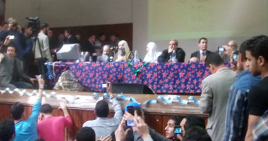 قطع الكهرباء عن محاضرة الشيخ محمد حسان بجامعة المنصورة