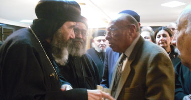 القيادات الشعبية تقدم العزاء للأنبا تادرس أسقف بورسعيد