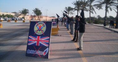 وقفة احتجاجية بـ "ادكو" بالبحيرة لمطالبة شركات الغاز بتعويض الصيادين