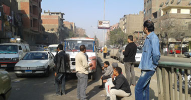 سائقو النقل الثقيل يقطعون طريق "مصر- إسماعيلية الصحراوى" بالشرقية