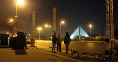 يوم المنصات..الأولى للضباط الملتحين "أمام قصرعابدين لمطالبة الرئيس بحرية إطلاق لحاهم.. والثانية للعسكريين المتقاعدين أمام النصب التذكارى لدعم الجيش..وثالثة بالتحرير كُتب عليها "لا لأخونة الحج والعمرة"