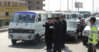 مدير المرور يتفقد الطرق السريعة لتأمين رحلات المواطنين