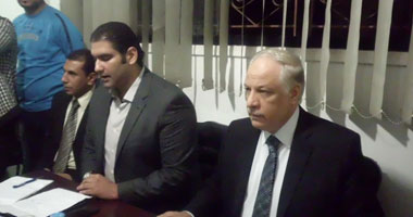 بالصور.. محافظ الشرقية يلتقى قيادات حزبية لبحث مشكلات المواطنين